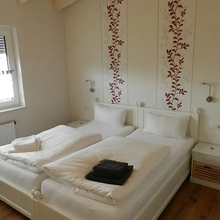 Johanning Ek 3* Uslar