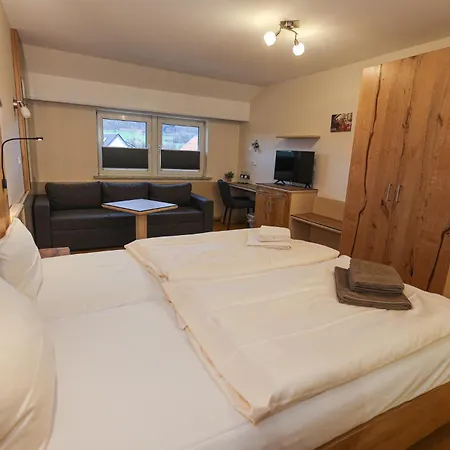 Johanning Ek 3* Uslar