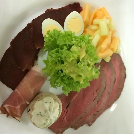 Johanning Ek 招待所 乌斯拉尔